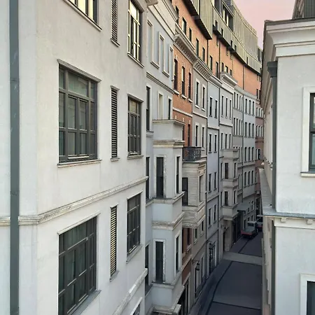 Boutique 360 מלון *