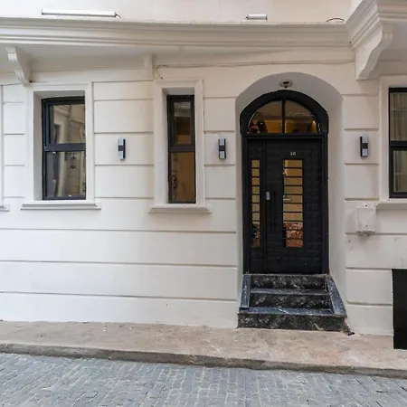 Boutique 360 Hotel *